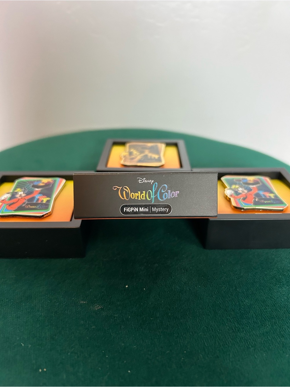 Disneyland World Of Color Figpin DCA Goofy Disney Pin FULL SET Ultra/Rare/Common - Picture 7 of 7